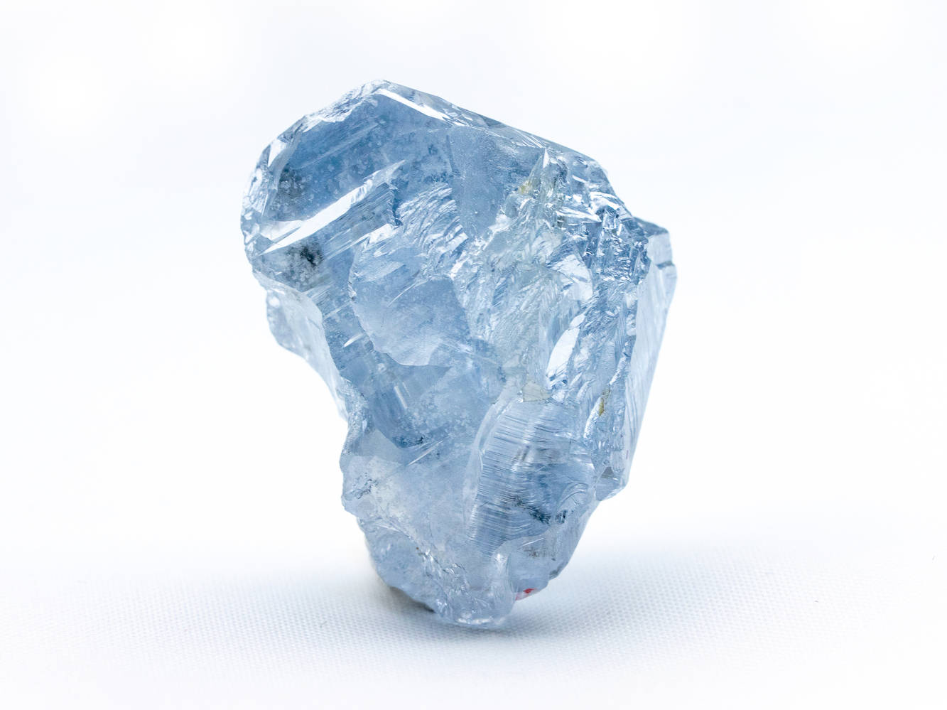 голубой алмаз весом 41,82 карата