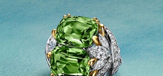 Кольцо Tiffany & Co. Petals с двумя перидотами общей массой 15,92 карата